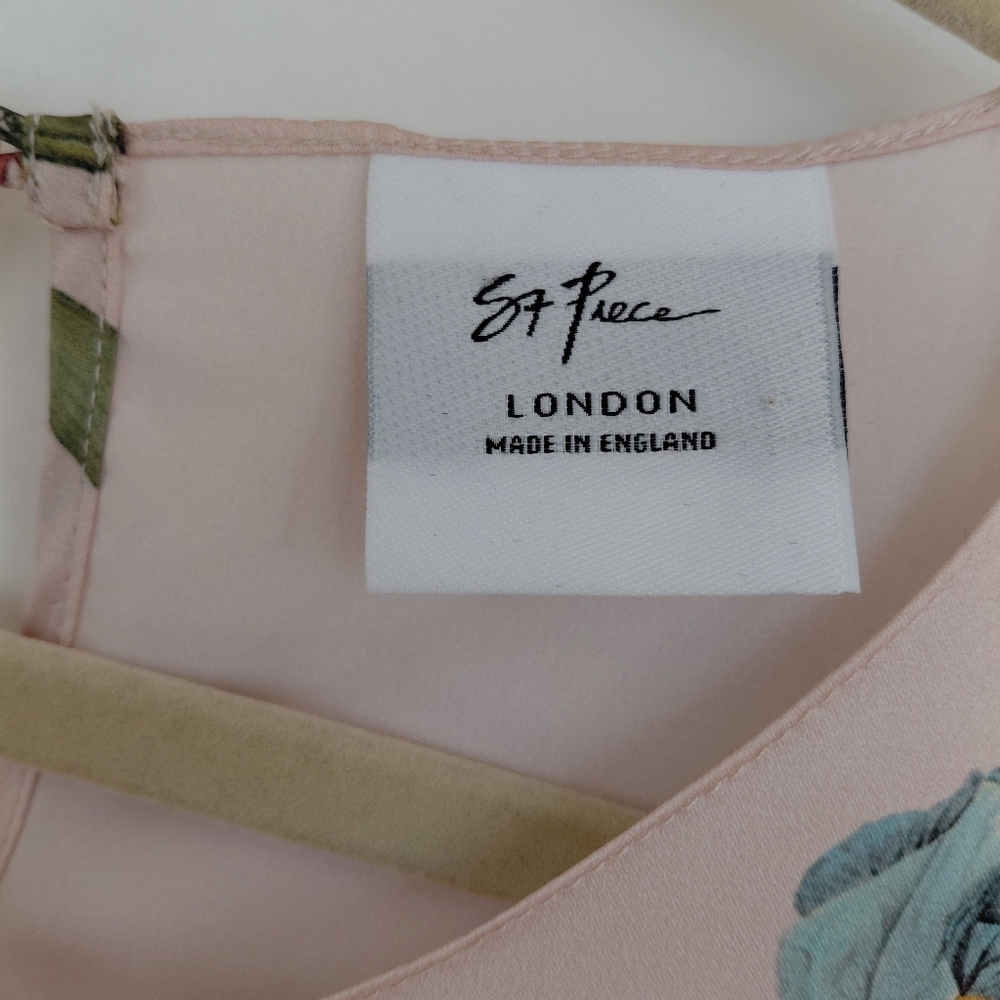 St. Piece London Short Sleeve Blouse Floral Top 100% Silk - Picture 2 of 9